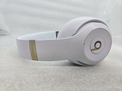 Beats Studio3 Over the Ear Wireless Headphone White FAST FREE SHIPPING a