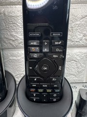 Logitech Harmony Elite Touchscreen Remote N-R0010 & Hub O-R0004 IR Blasters