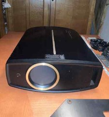 JVC DLA-RS25U Home Theater Projector