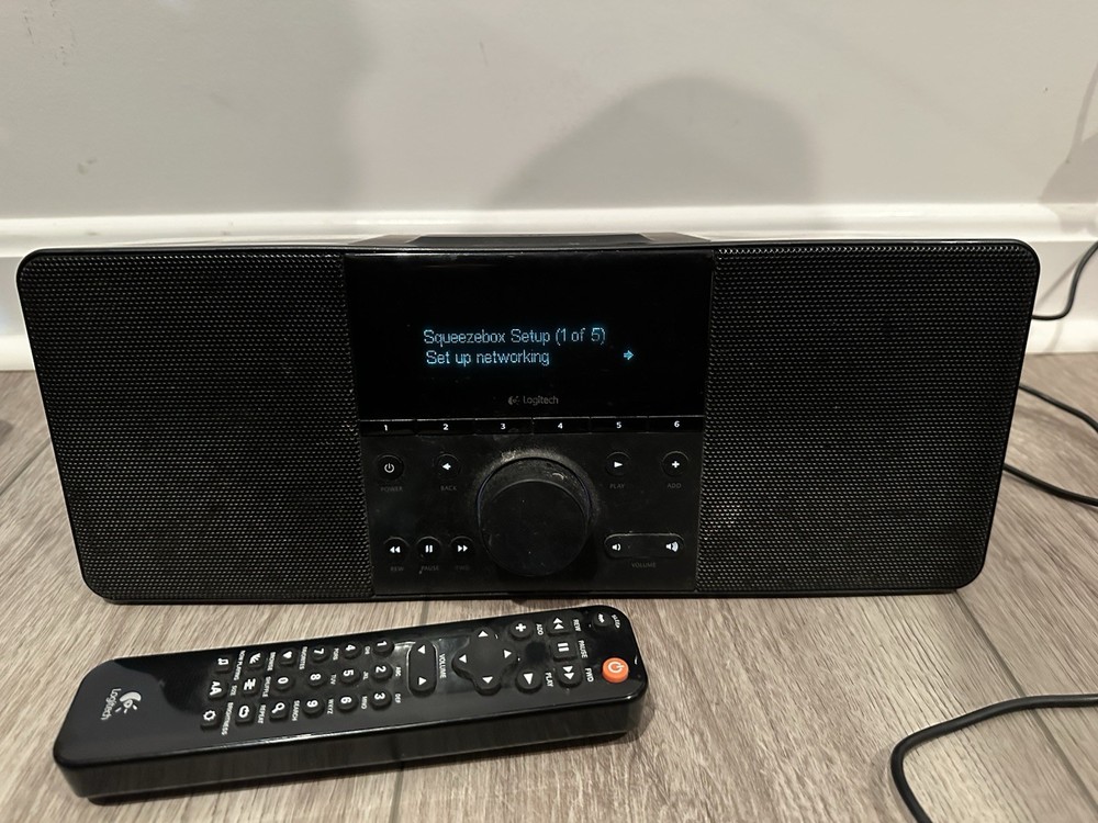 Logitech Squeezebox Radio X-RB2 WiFi Internet Music Streamer W/ Remote READ DESC
