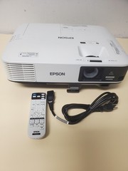 EPSON PowerLite 2250U Full HD 1080p H871A WUXGA 3LCD Projector / Remote Control