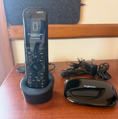 Logitech Harmony Elite Universal Remote N-R0010 with Hub O-R0004 & 1 IR Blaster