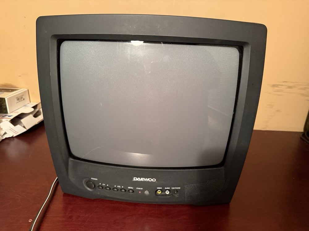 Daewoo DTQ-13V5FC CRT Vintage Retro Gaming Mini TV 13” Tested Working No Remote