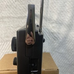 LEOTEC AM/FM Radio white Best Reception, AC or Battery Operated Portable Radio