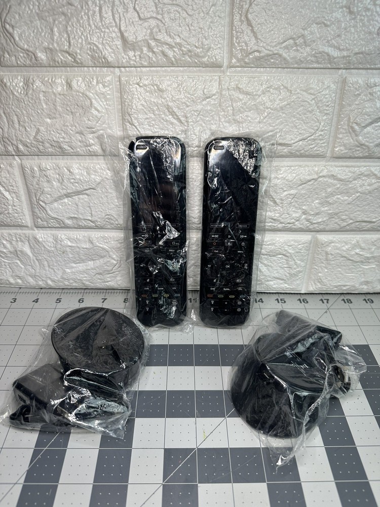 Logitech Harmony Elite Touchscreen Remote N-R0010 & Hub O-R0004 IR Blasters