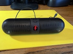 UNBRANDED “F” 2.0 Bluetooth Speaker – Black-USED W/CORD LIGHTS & SOUND WORKS