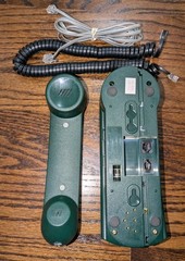 Vintage AT&T Design Line Model 140 Touch Tone Table Wall Corded Phone Green Vtg