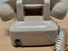 ITT Beige Cortelco 250044-VBA-27M Push Button Phone W/ 25Ft. White Coil Cord