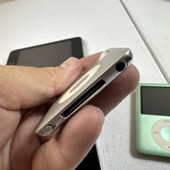 Apple iPod Lot Of 5 – 2x 32GB, 2x 8GB & 1. 4 GB – No Cords. SOLD AS IS