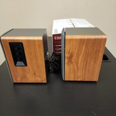 Edifier R1280T Powered 2.0 Bookshelf Speakers Dual RCA inputs Wood Scratch &Dent