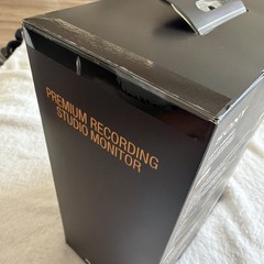 Sony MDR-V900HD Premium Recording Studio Monitor Headphones, new in box