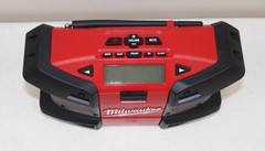 Nice!! Works!! Compact MILWAUKEE M12 Jobsite AM/FM JOBSITE RADIO #2590-20