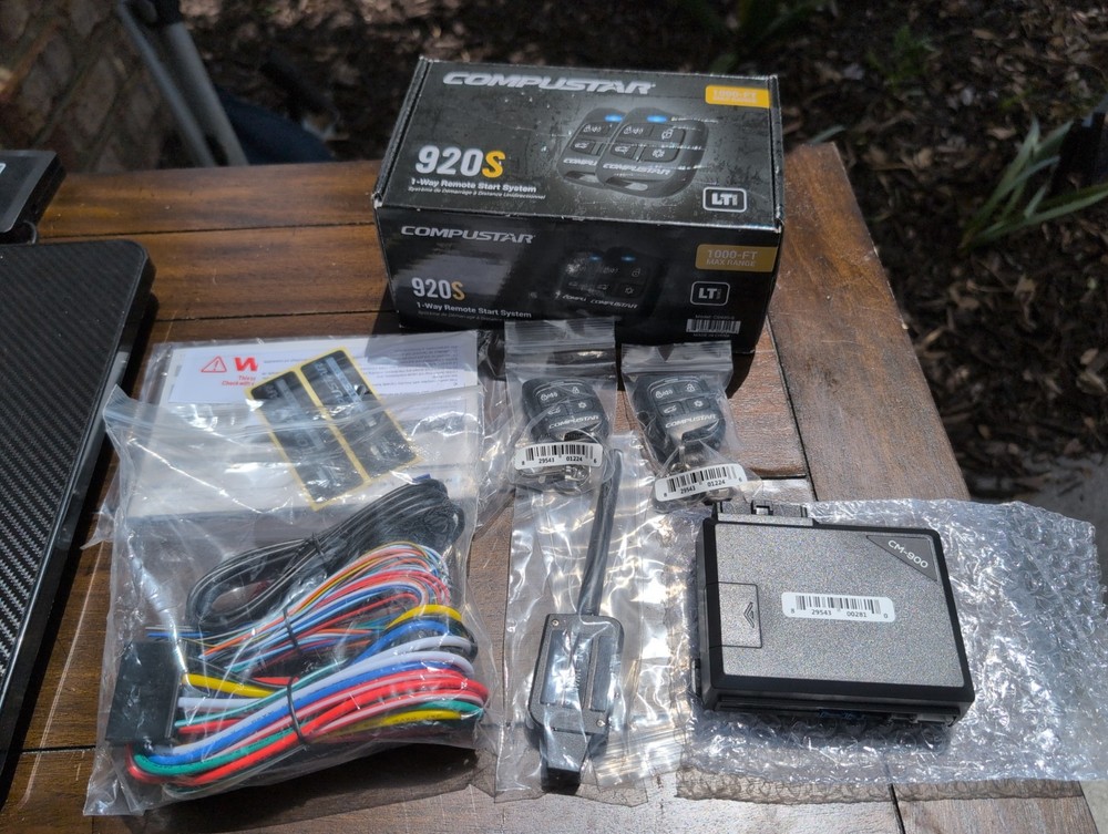 Compustar CS920S 4-Button 1 Way Remote Start System (up to 1000′ Range)