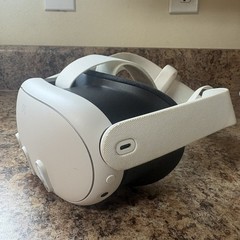 Meta Quest 3 512GB VR Headset Only, Mint condition! (Charger included)