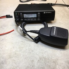 Motorola CM300D AAM01QPH9JA1AN UHF 403-470 MHz 99ch 40 Watt Digital mobile radio