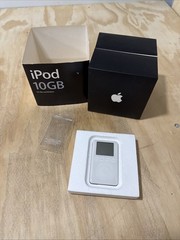 Apple iPod 3rd Generation (“Classic”) A1040 10GB White