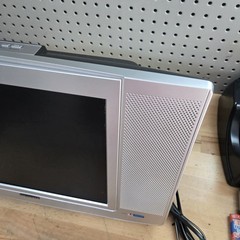 Sylvania 15″ LCD Color Gaming TV 6615LFP Built in Easel Stand A++ No Remote