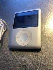 Apple iPod Nano 3rd Generation 8 GB . New Battery