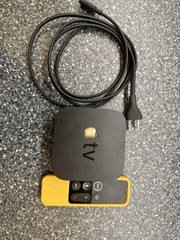 Apple TV 32GB 4K HD Media Streamer – Black Tested/Reset + Remote & power A1842