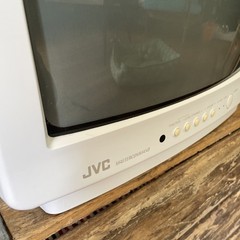 JVC Mastercommand C-13WL513” CRT VTG Retro Gaming Television White & Yellow 1994