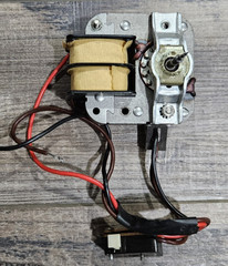 Working BSR C109 Turntable Motor 120V 60Hz ; comes with extra hardware/parts
