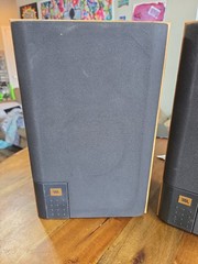 Jbl J2050 Bookshelf Speakers Pair 8 Ohm Oak Veneer Vintage Made in Usa Used