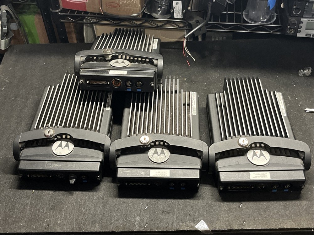 1x Motorola XTL5000 VHF 110watt Radio M20KTS9PW1AN