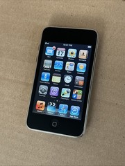 Apple iPod Touch 2nd Gen 8GB MC086LL A1288 – Tested & Works – iOS 4.2.1 Retro