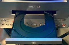 TOSHIBA | 9″ TV DVD COMBO ✪NOS✪ MD9DP1 RARE RETIRED PORTABLE 12V DC 120V AC CRT