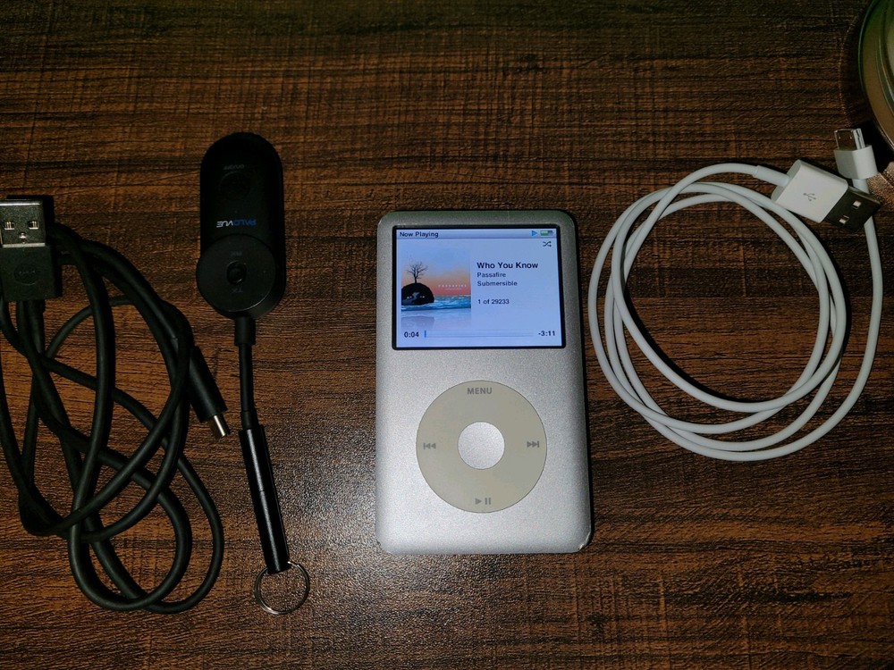 Ipod Classic 7th Gen 160 Gb Great Silver Great Condition With Aux To Bluetooth