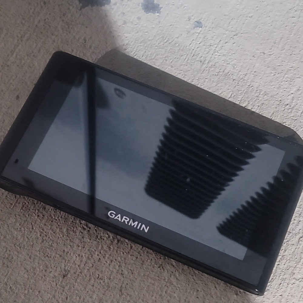 Garmin Driveluxe 50 LMTHD A02875 5″ Touchscreen GPS Navigation Unit M/n A5AVGB00
