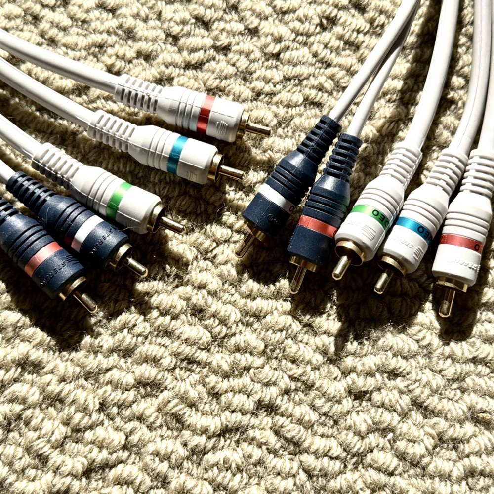 Steren 6ft/2M White 5-RCA Component Audio/Video Cable