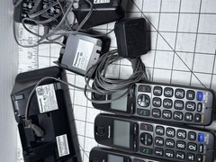 Panasonic KX-TGE270 DECT 6.0 Cordless Phone 4 Handsets Bluetooth Link2Cell Set
