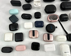 LOT of 50 Skullcandy MPOW ONN TOZO Generic In-ear Bluetooth Earbuds (1)