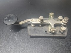 ~VTG.~ PLASTIC & METAL “JAPAN” TELEGRAPH MORSE CODE KEYER