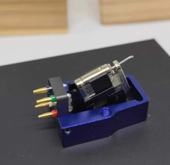 Sumiko Reference series Songbird 0.5mV Low Output MC Cartridge, Made in Japan