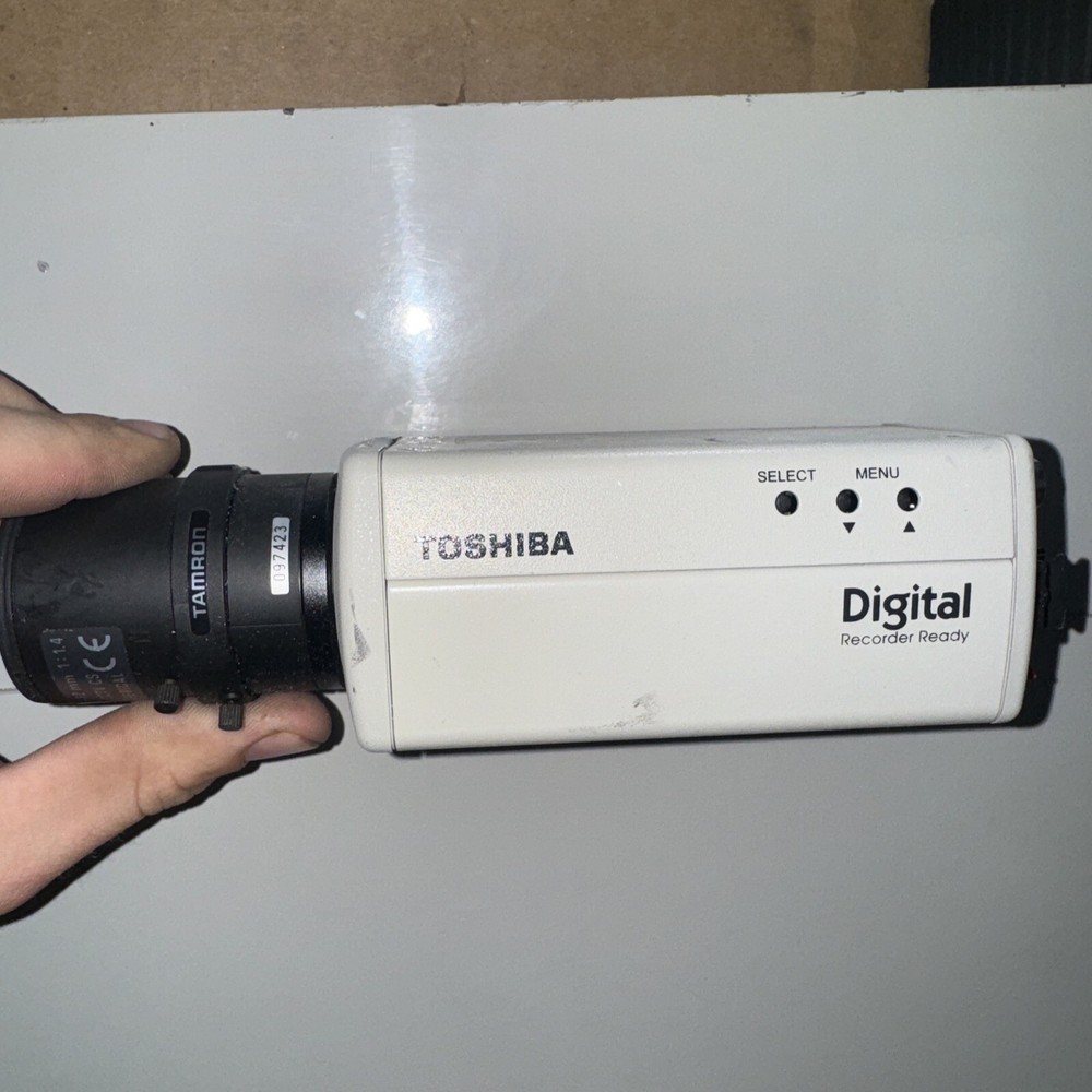 TOSHIBA CCD-R2 Digital Recorder Ready Video Camera Model IK-540A