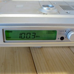 Sony 7 in. LCD TV Clock Radio ICF-CD555TV Under Cabinet Retro Gaming Composite