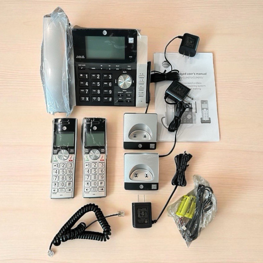 AT&T Dect 6.0 Expandable Cordless Phone System CL84215 W/Digital Answering