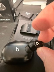 Beats by Dr. Dre Studio Buds – Black