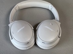Bose Quiet Comfort Noise Cancelling Wireless Bluetooth Headphones in Smoke White