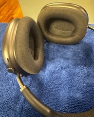 Apple AirPods Max Space Gray Lightning w/ WaterField Case + Max Stand