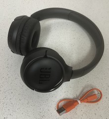 JBL Tune 510BT Headphones Wireless On Ear Bluetooth Black Portable Never Used