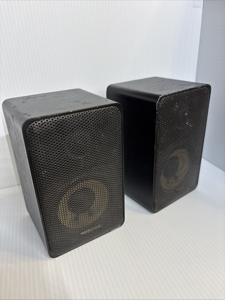 Vintage Realistic Minimus-7 Black Metal 40-2030c – 40W Bookshelf Speakers