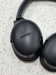 Bose QuietComfort Wireless Over-Ear Headphones – Black