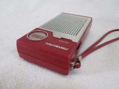 Vintage 1980’s Sound Design red AM portable pocket radio Hong Kong ( Works )