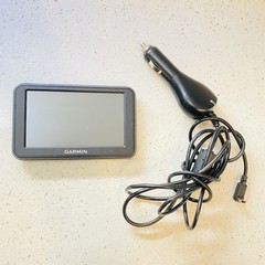 Garmin Nuvi 40LM GPS Navigation Lifetime Maps With Car Pwr Supply