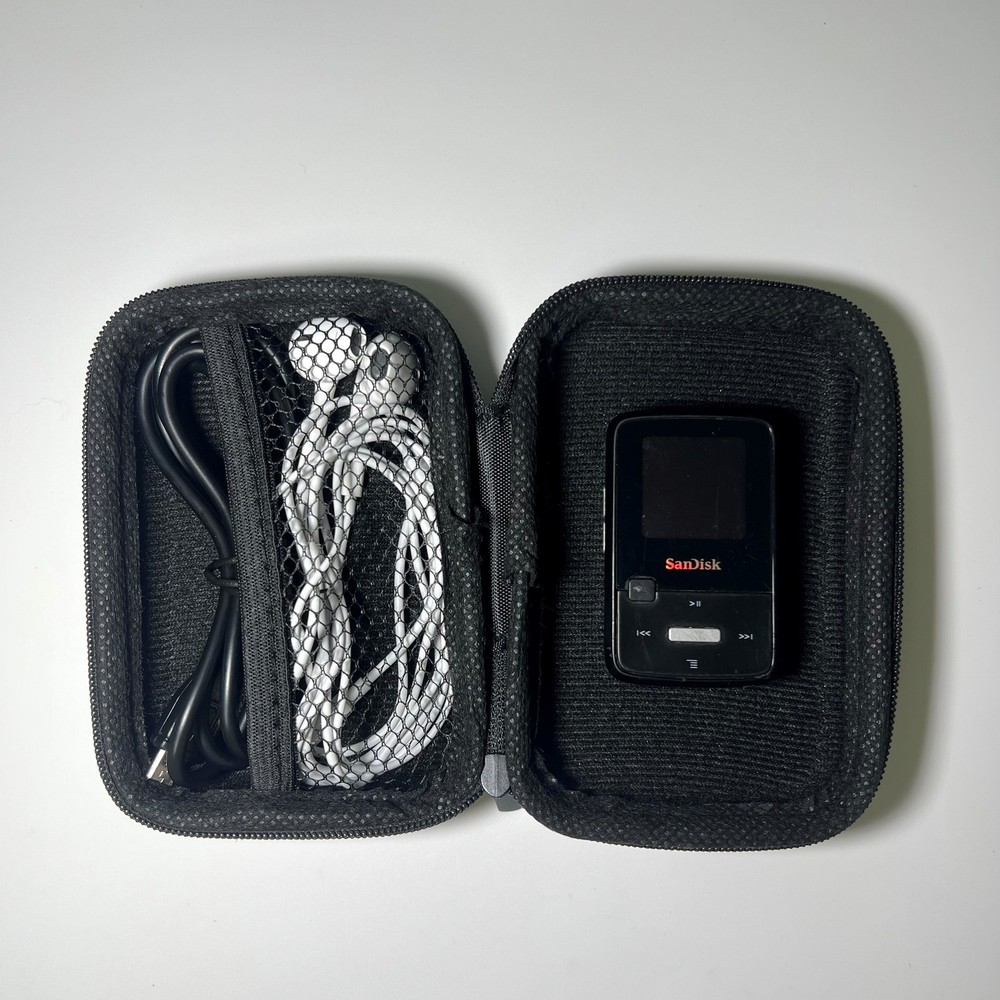 Sansa SanDisk Clip Zip Black 8GB Digital Media MP3 Player FM Radio Freeshipping