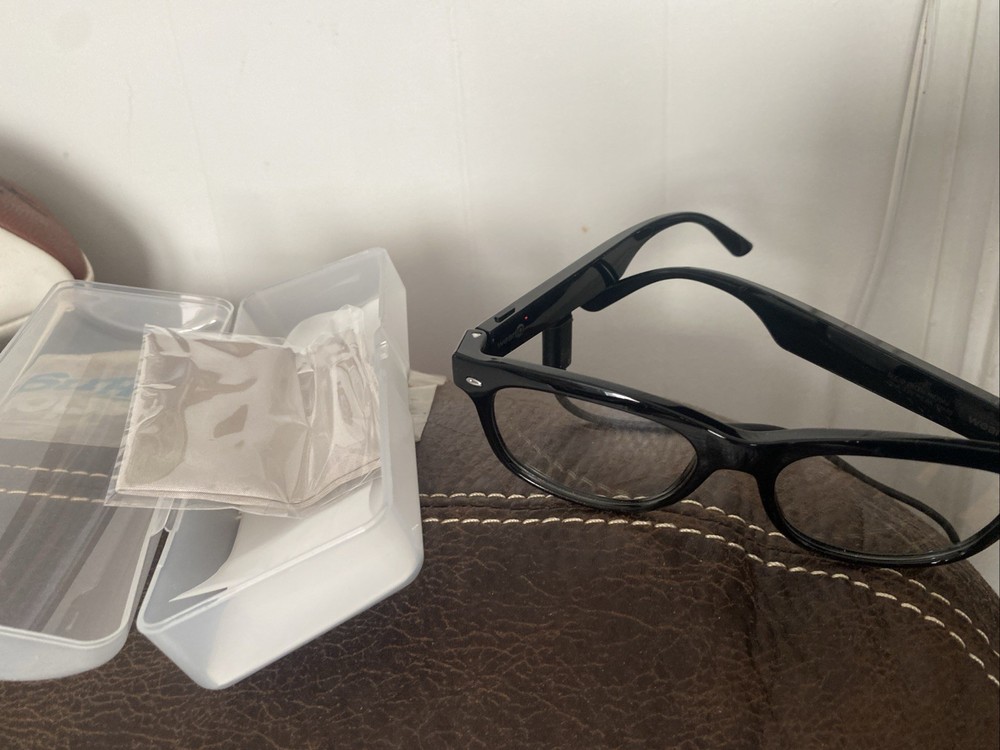 New No Box WearIQ – Bluetooth Smart Sunglasses – Shiny BlackModel: SS-SHINYBB2