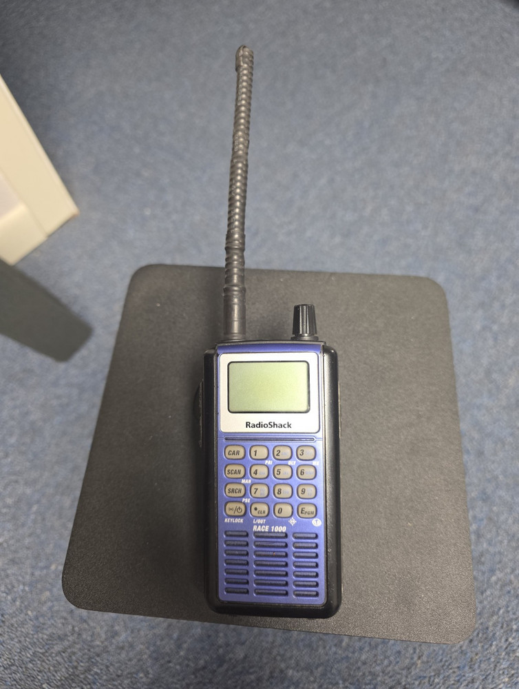 RadioShack PRO-137 Race 1000 Handheld Scanner VHF/UHF 200ch Analog NOAA